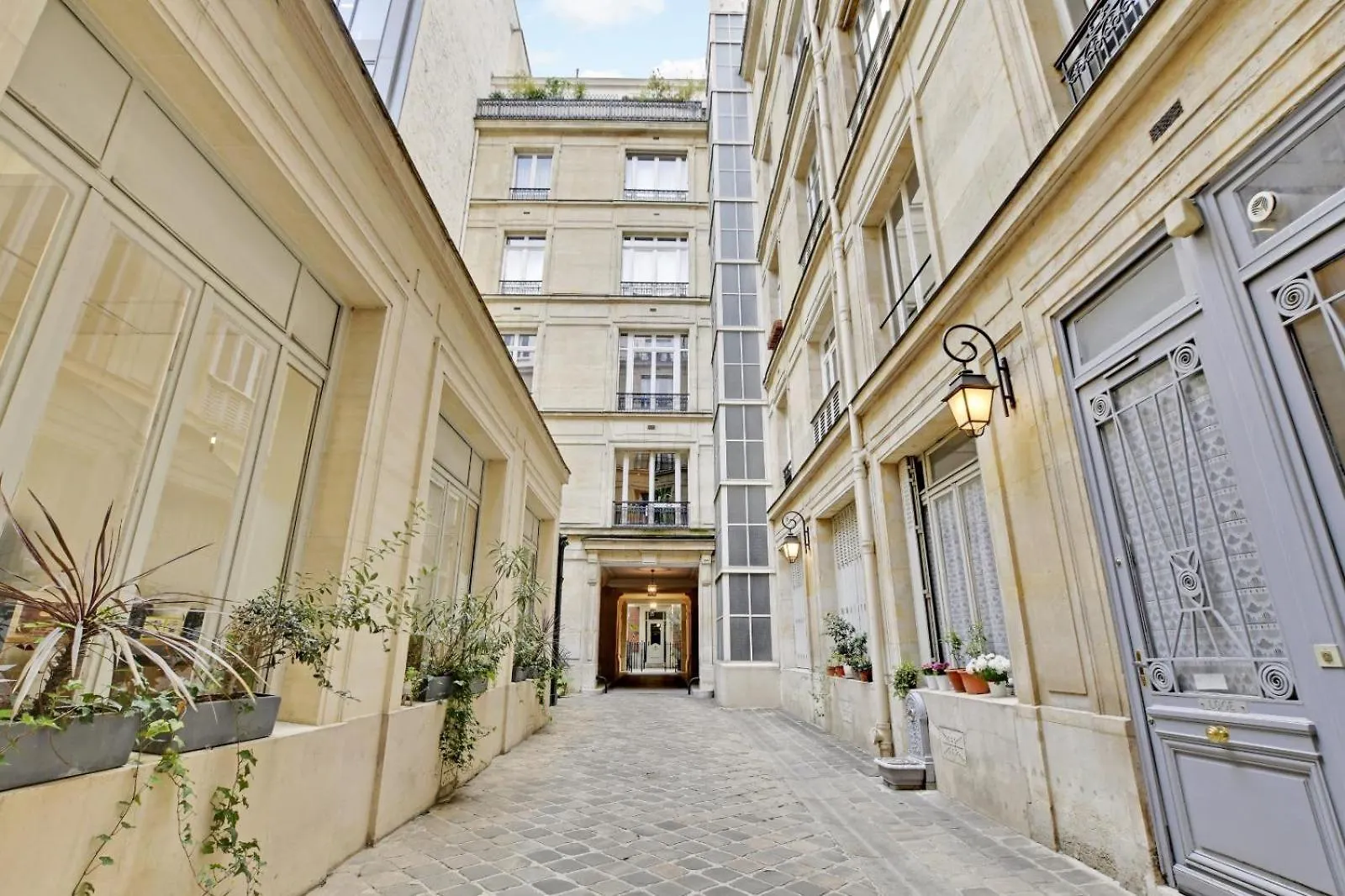 Appartement Marignan Paris France