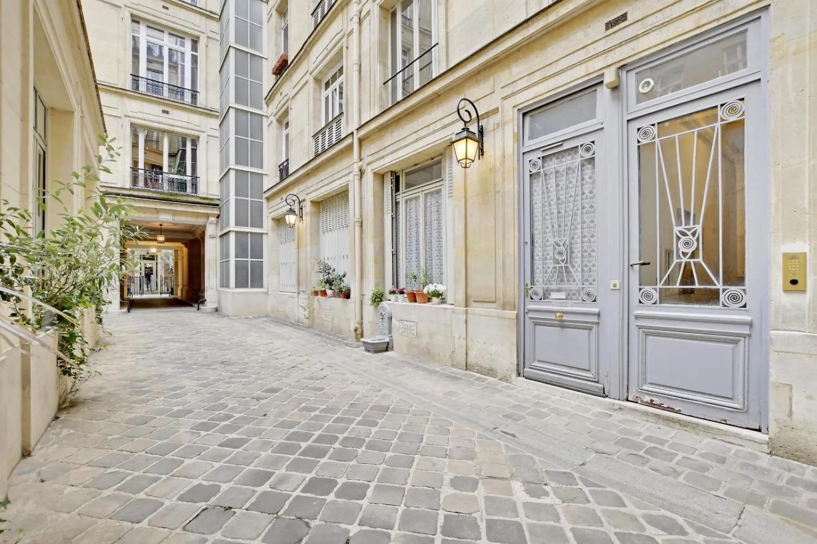 Apartment Appartement Marignan Paris France